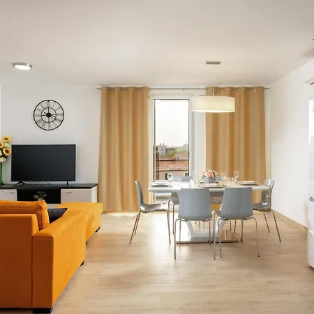 Lovely In With Wifi Апартаменты